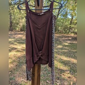 ❤️5/$25 Anna Kaci Animal Print Cold Shoulder Top